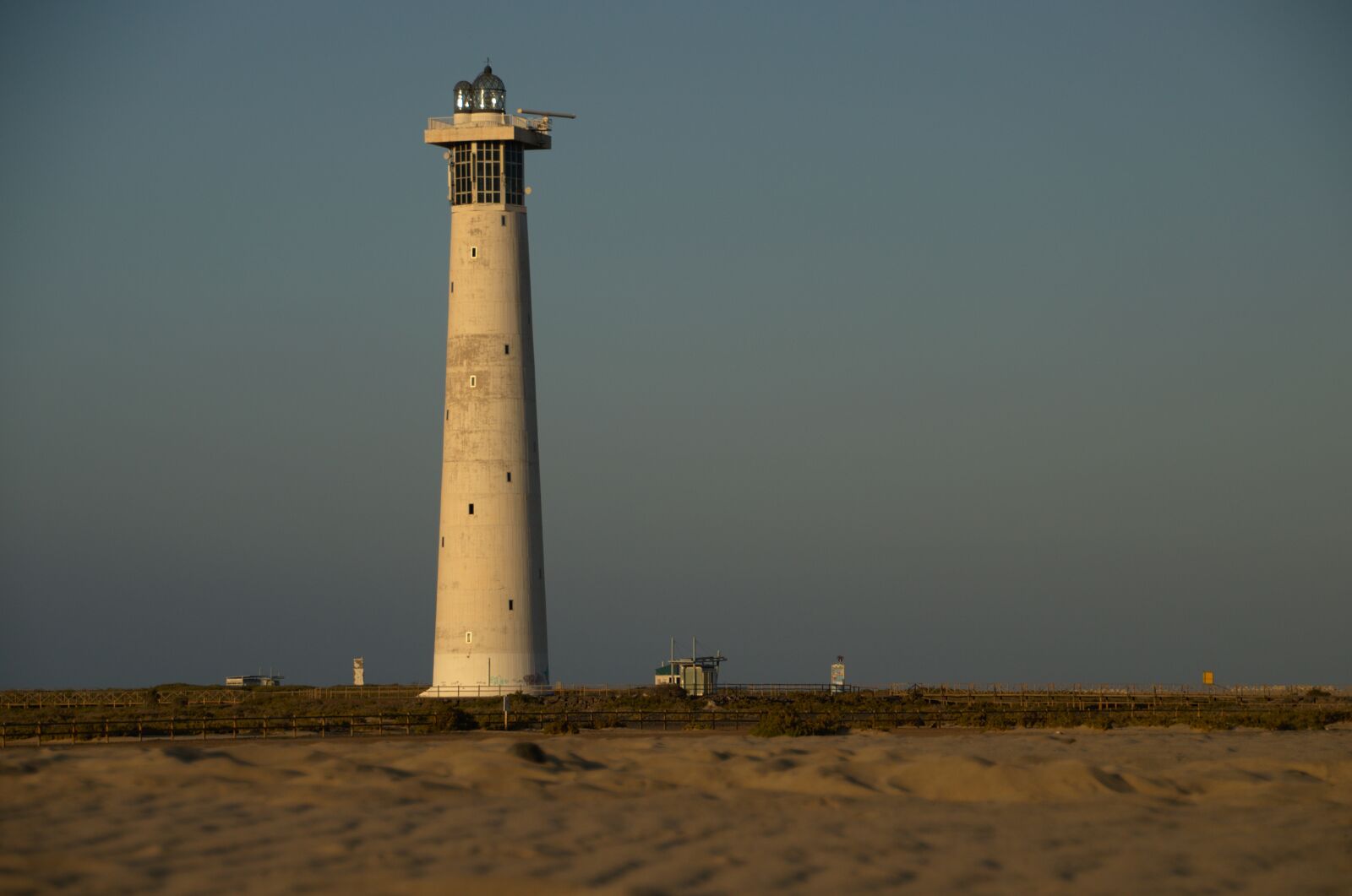 Nikon D5100 sample photo. Fuerteventura, lighthouse, beach photography