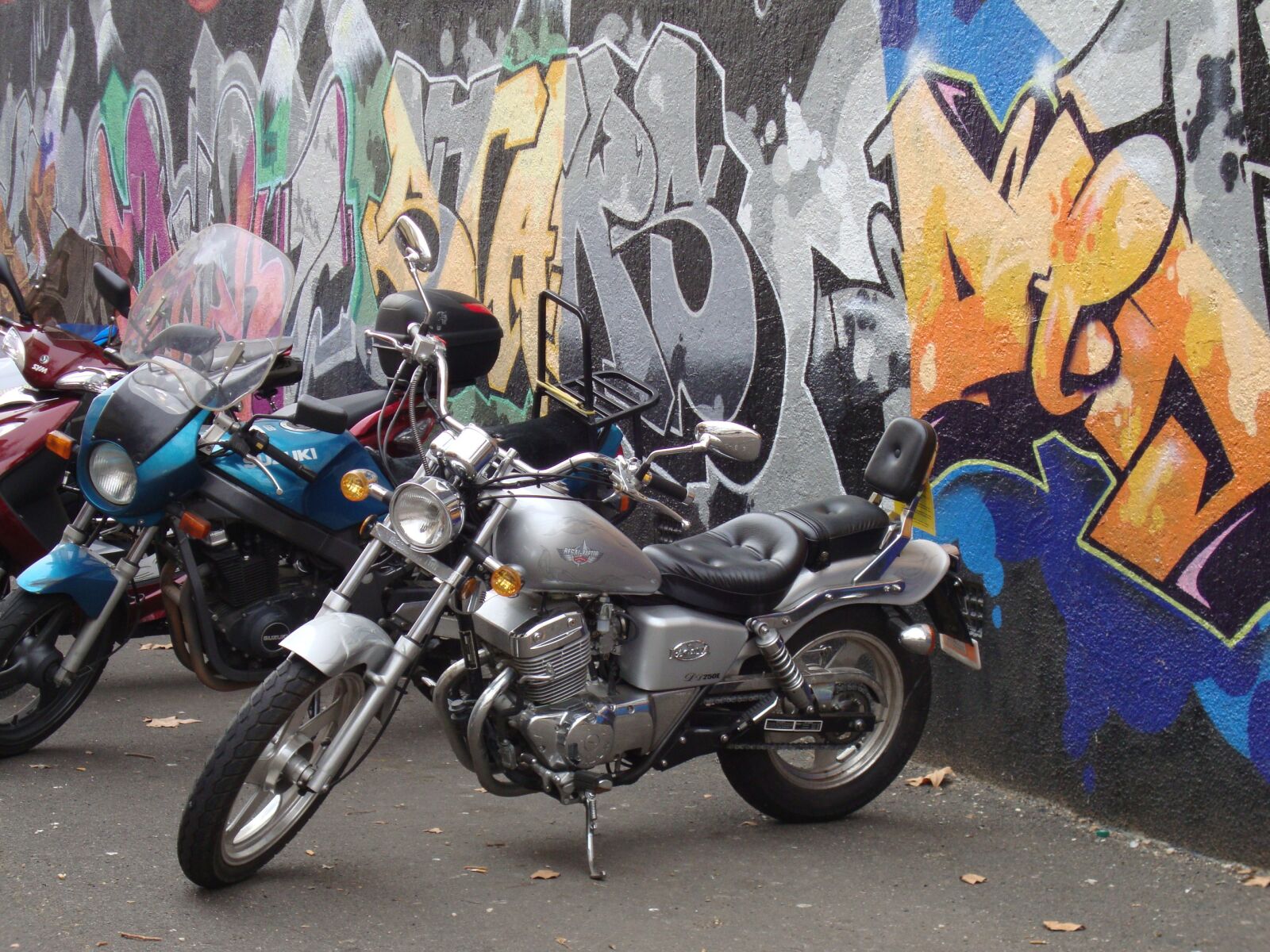 Sony DSC-W230 sample photo. Motor bikes, graffiti, motorcycle photography