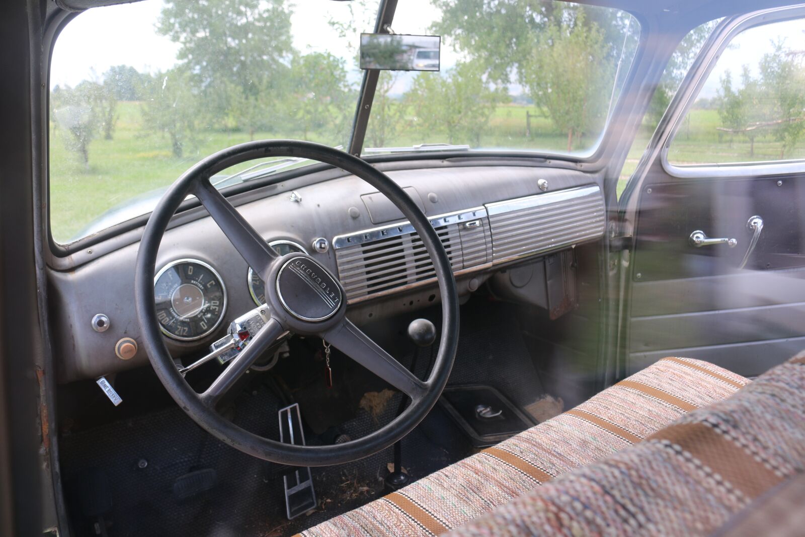 Canon EOS 70D sample photo. Steering wheel, truck, vehicle photography
