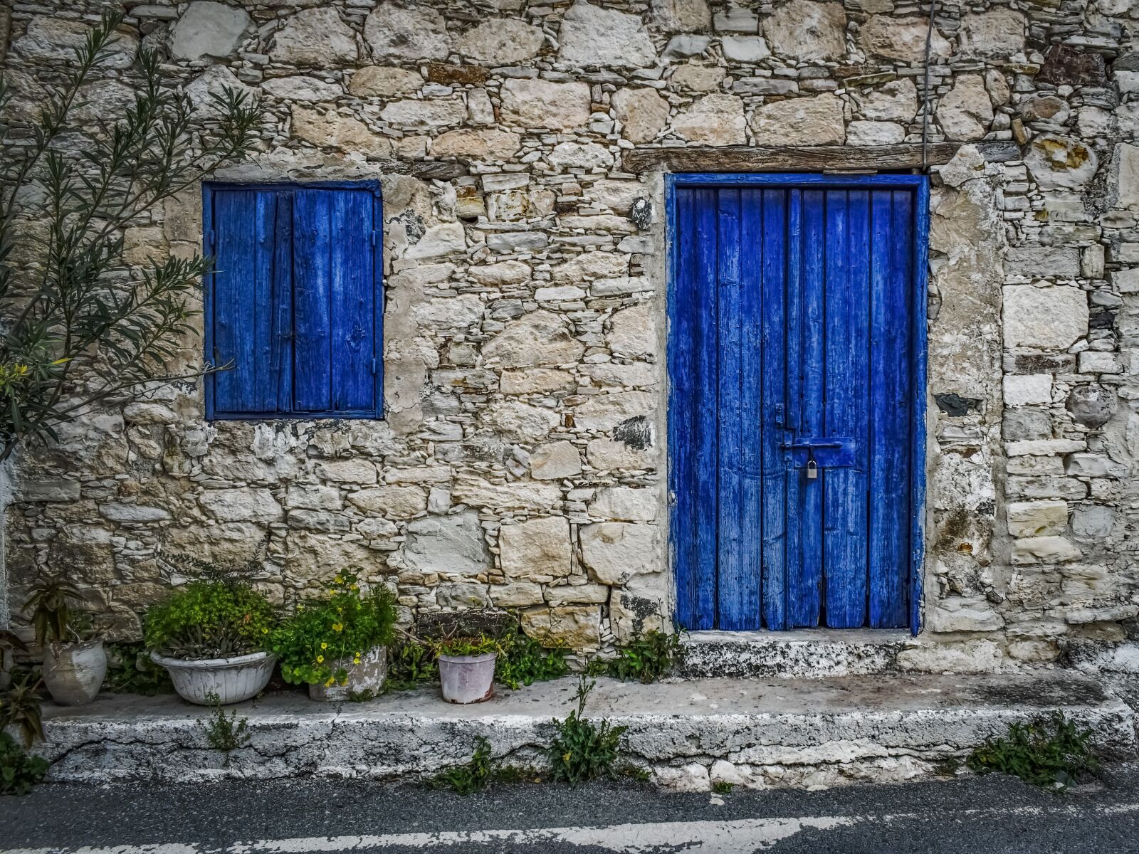 Nikon D3300 sample photo. Wall, old, window photography