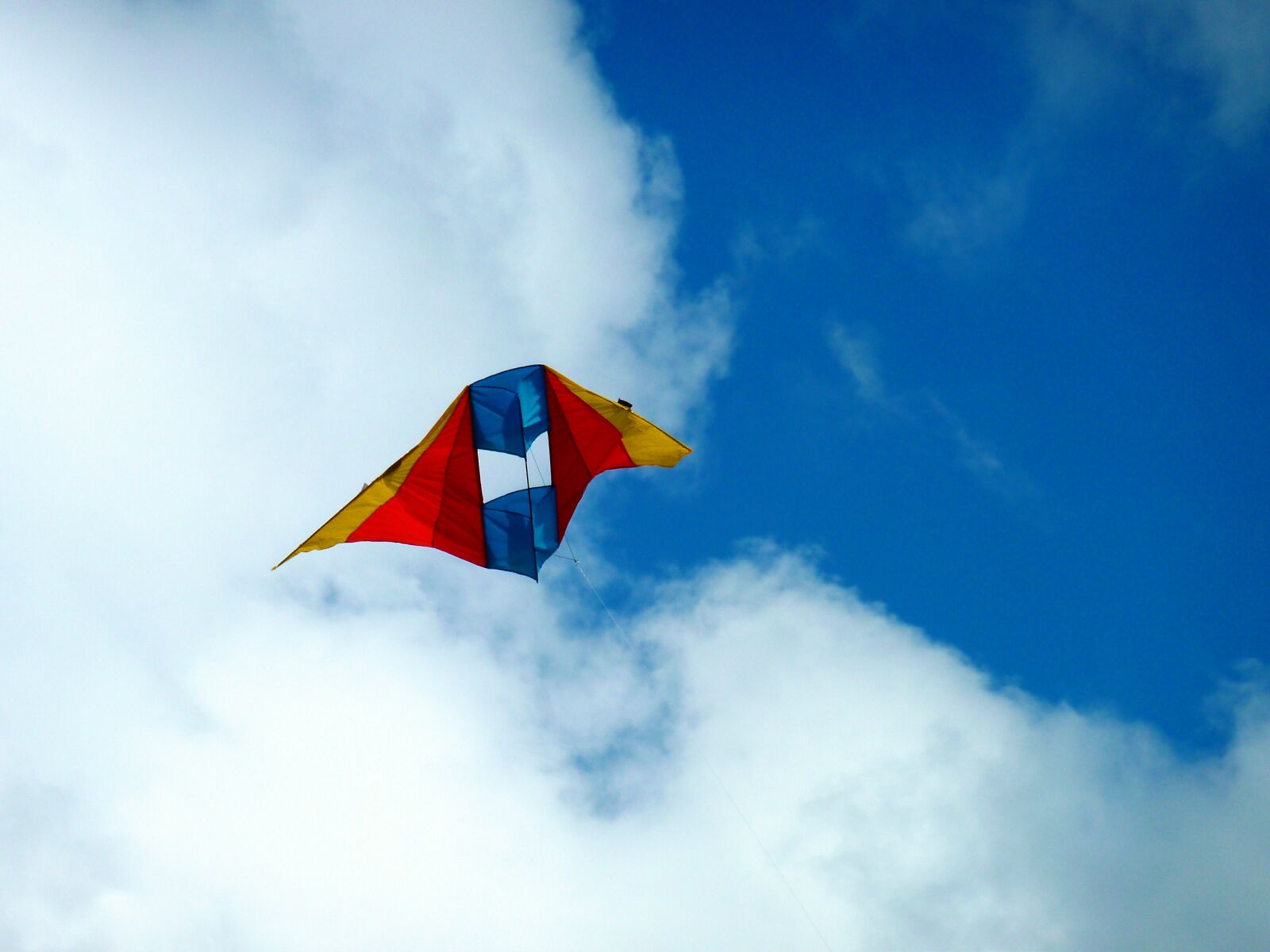 Panasonic DMC-TZ7 sample photo. Dragons, wind, dragon rising photography