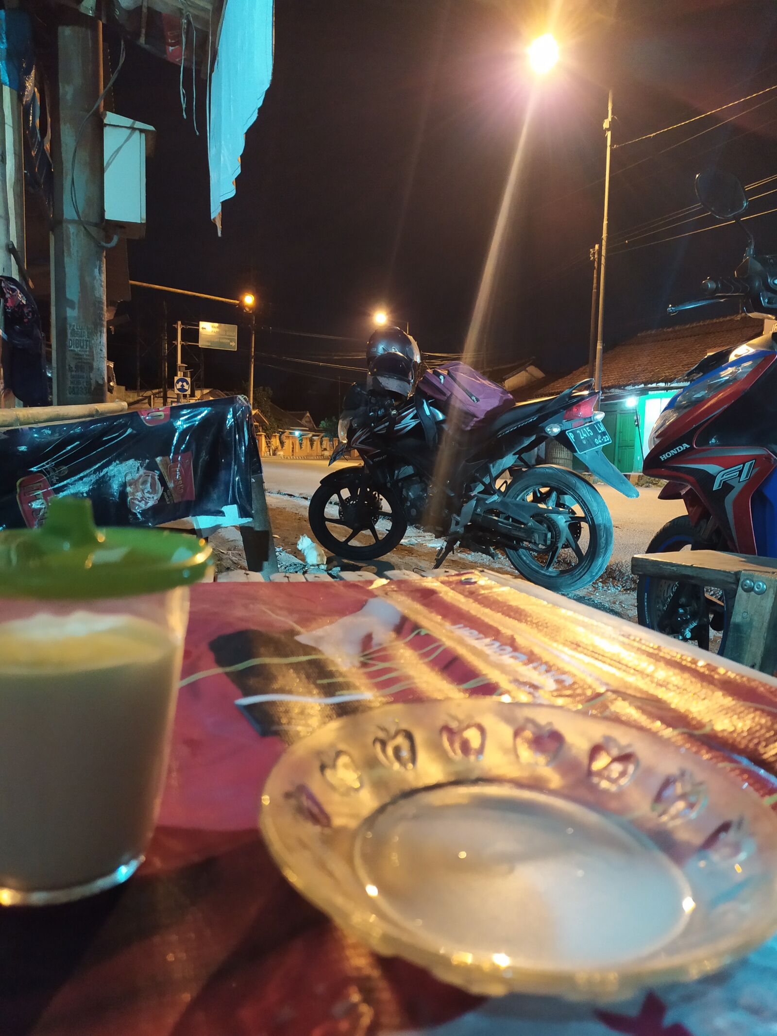 Xiaomi Redmi Note 7 sample photo. Coffee, again, shit photography