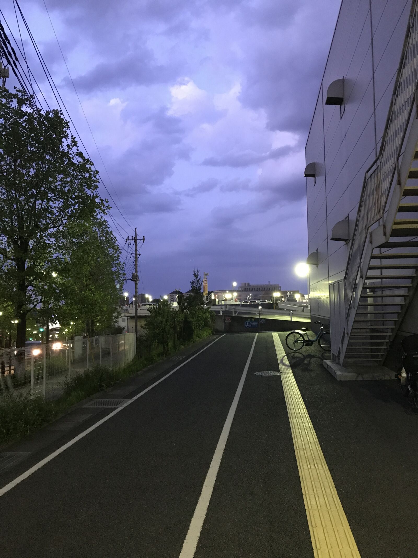 iPhone 7 Plus back dual camera 3.99mm f/1.8 sample photo. Minami-osawa, sunset, road photography