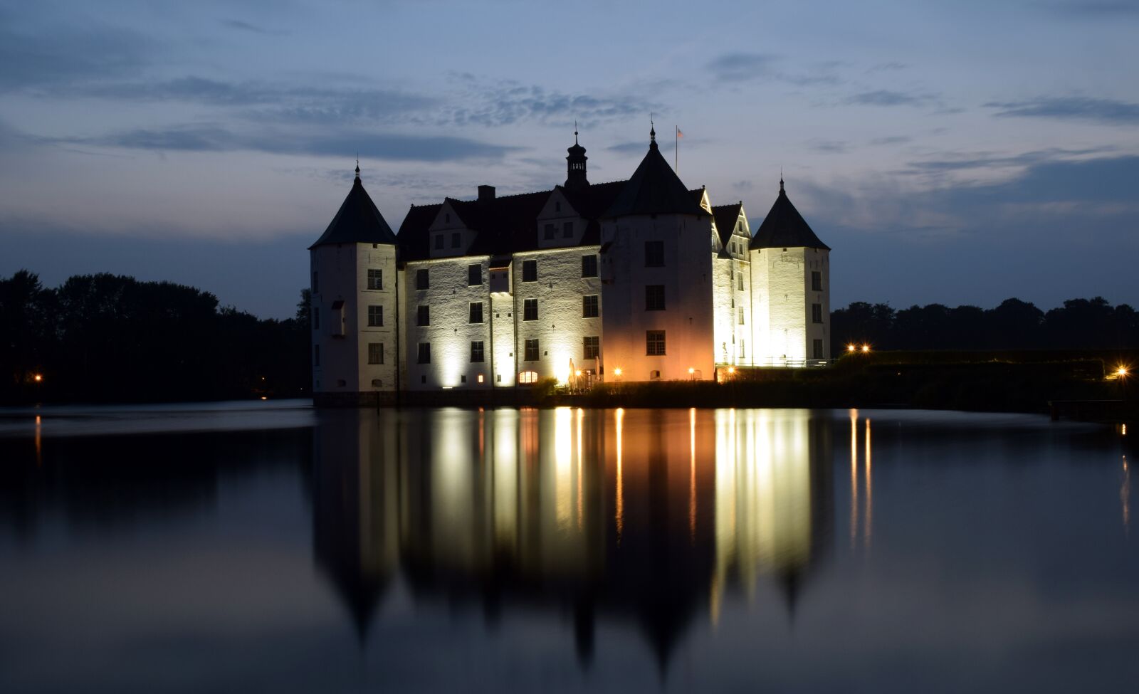 Nikon D5300 sample photo. Moated castle, water, gl photography
