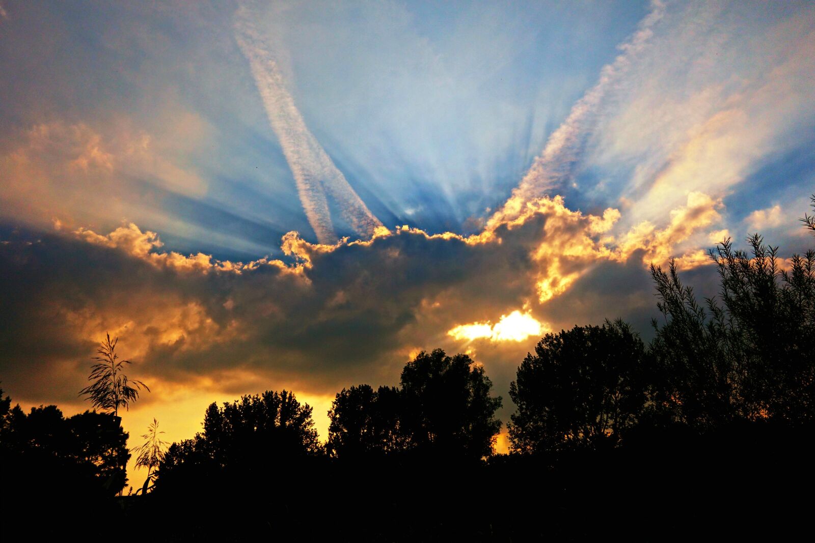 Sony Cyber-shot DSC-RX100 sample photo. Sunset, evening sky, dusk photography
