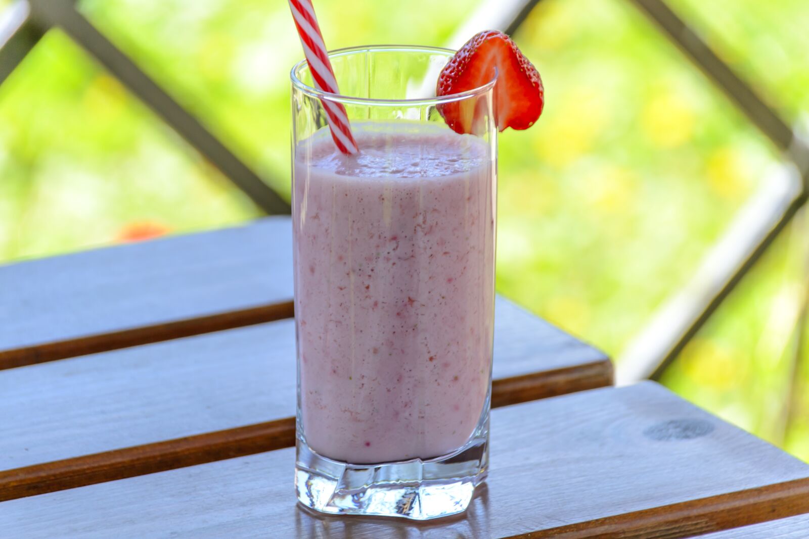 Nikon D3100 sample photo. Strawberry drink, kefir, the photography