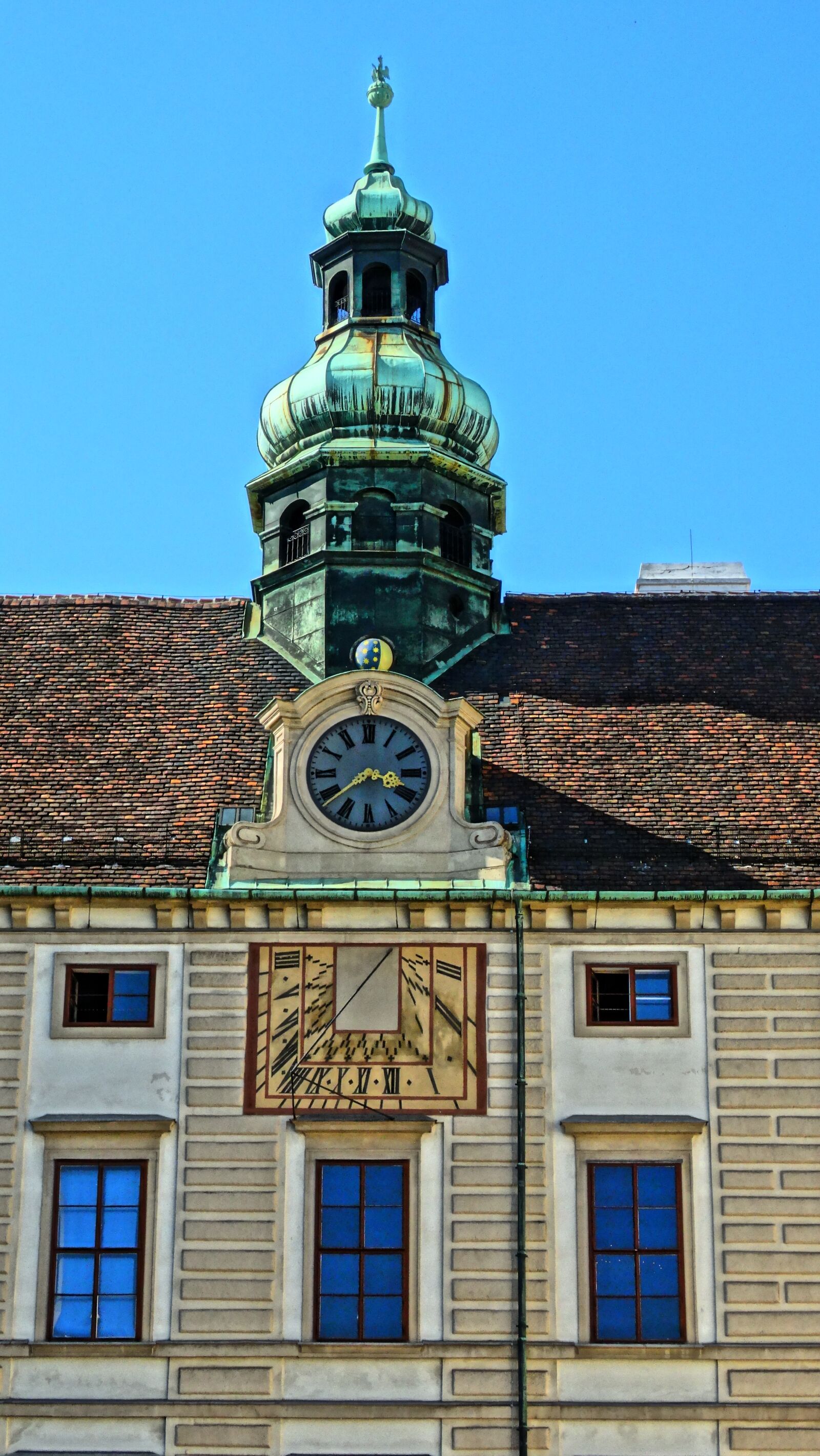 Sony Cyber-shot DSC-HX300 sample photo. Vienna, clock, architecture photography