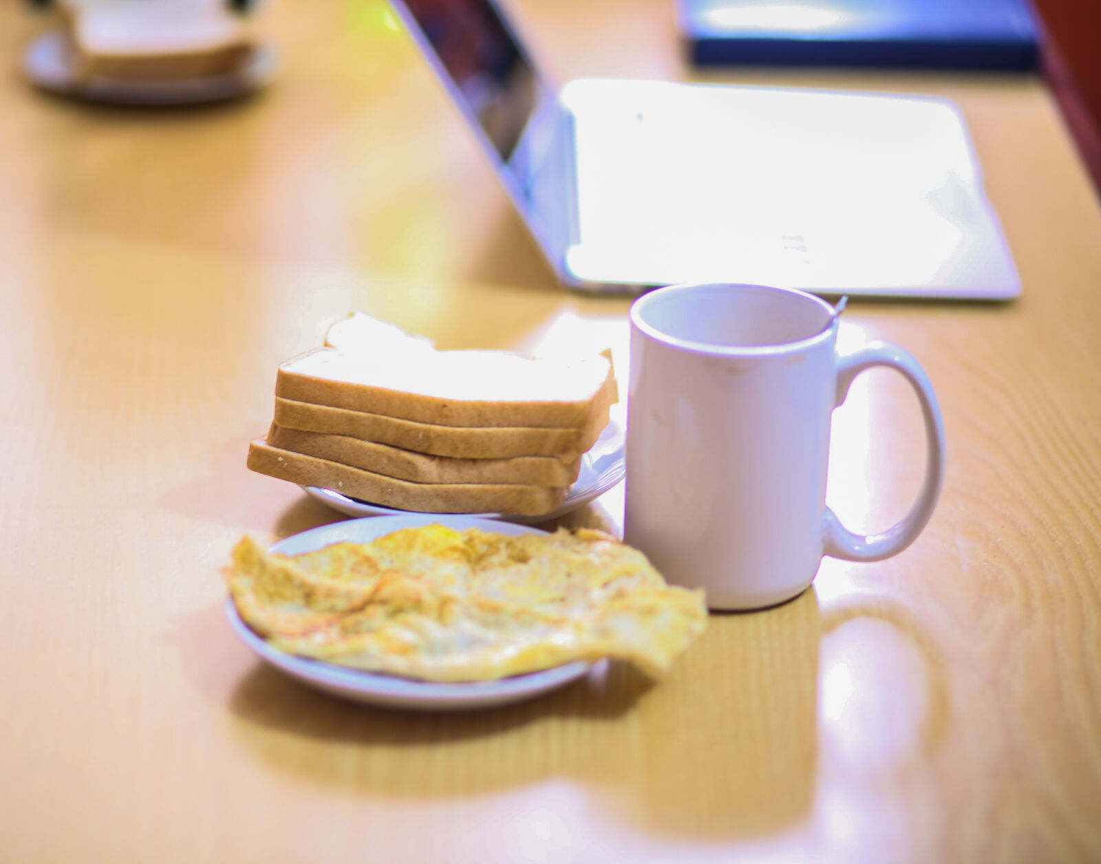 Canon EF 85mm F1.8 USM sample photo. Blurred, background, breakfast, food photography