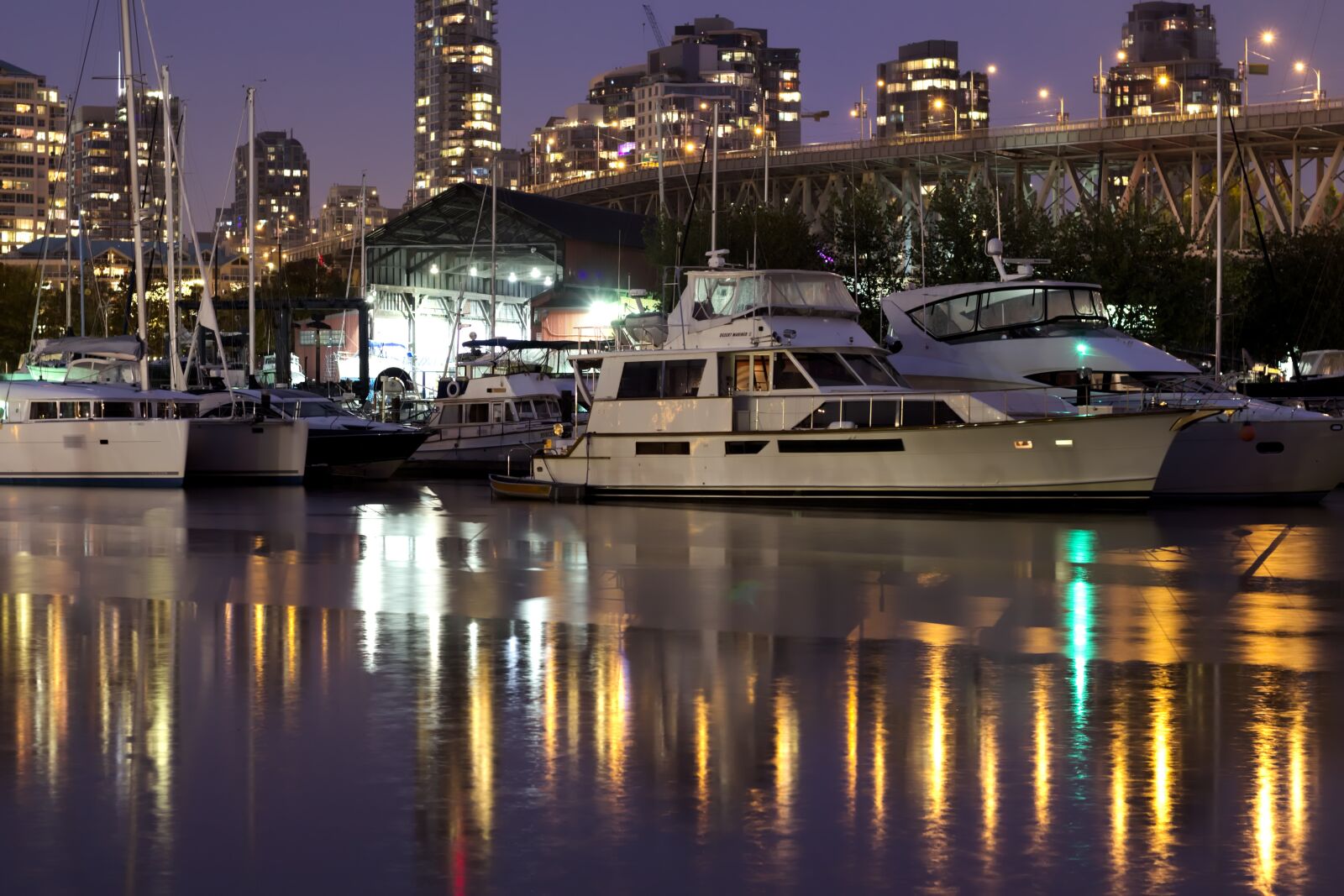 Canon EOS 700D (EOS Rebel T5i / EOS Kiss X7i) sample photo. Marina, boat, water photography