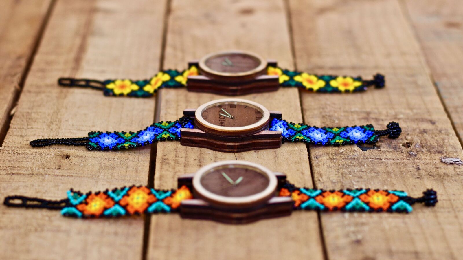Canon EOS 600D (Rebel EOS T3i / EOS Kiss X5) sample photo. Watch, craft, huichol craft photography