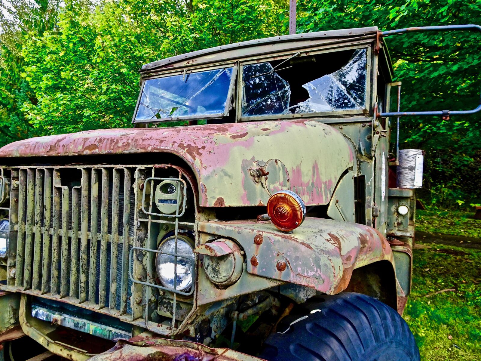 Sony Cyber-shot DSC-HX90V sample photo. Truck, machinery, oldtimer photography