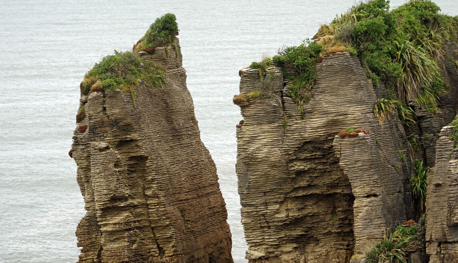 Sony a7 + Sony FE 24-240mm F3.5-6.3 OSS sample photo. Pancake rocks, new zealand photography