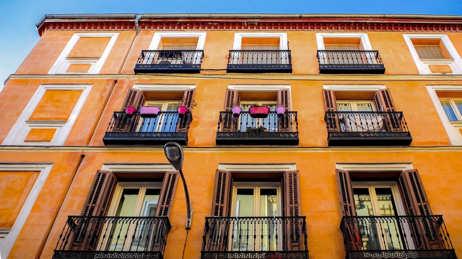 Fujifilm X30 sample photo. Spain, madrid, building photography