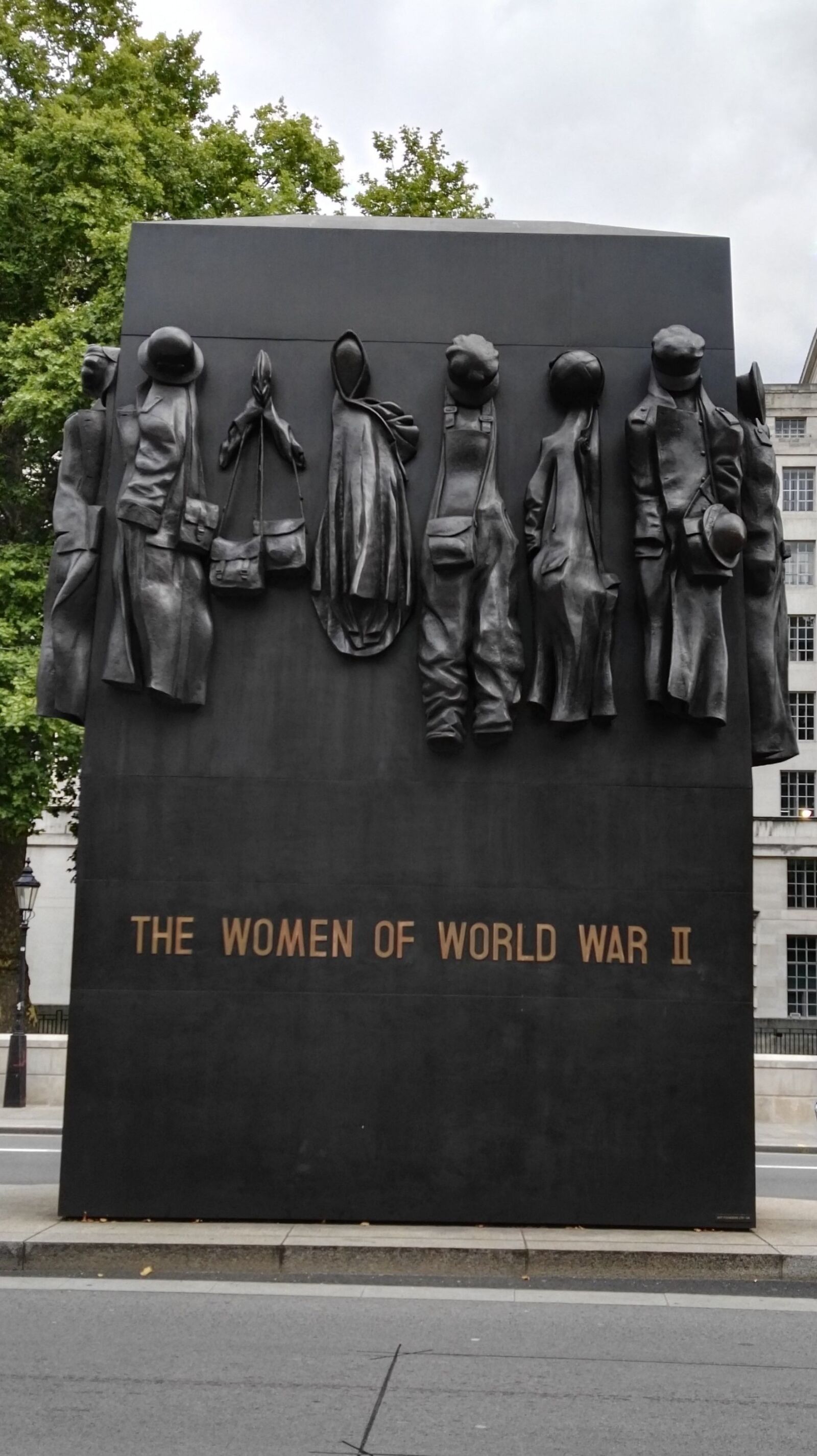 HUAWEI GX8 sample photo. London, monument, women photography