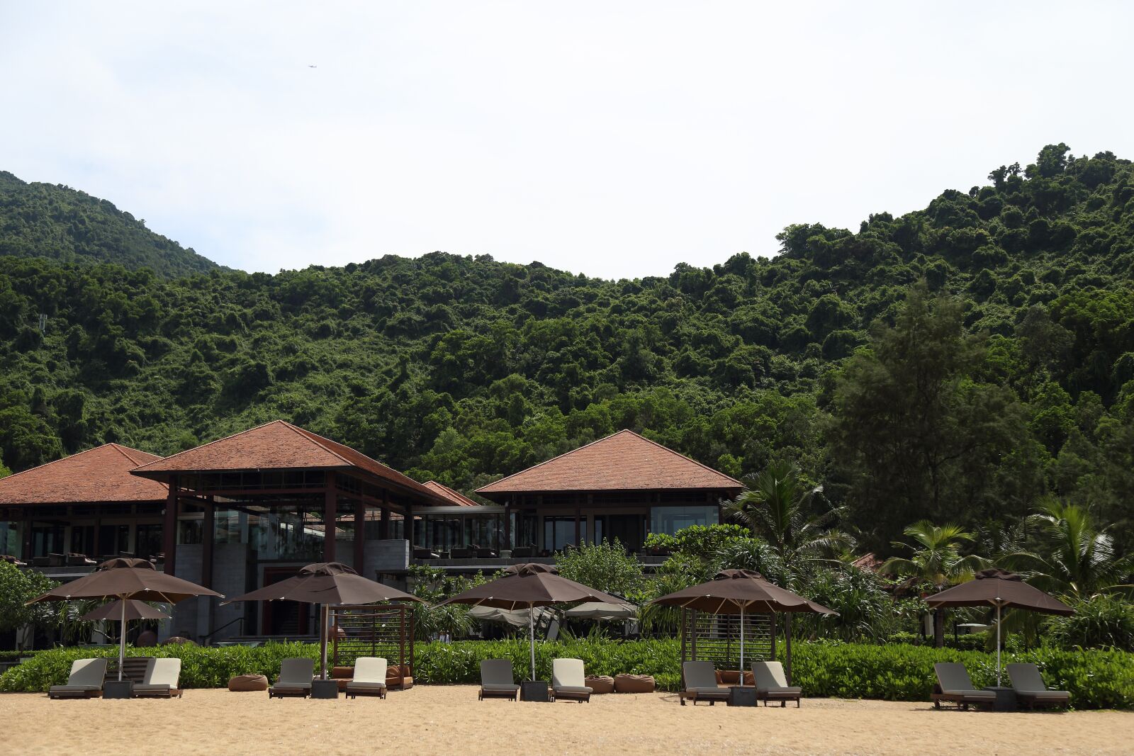 Canon EOS 6D + Canon EF 24-105mm F4L IS USM sample photo. Vietnam, beach, angsana franco photography