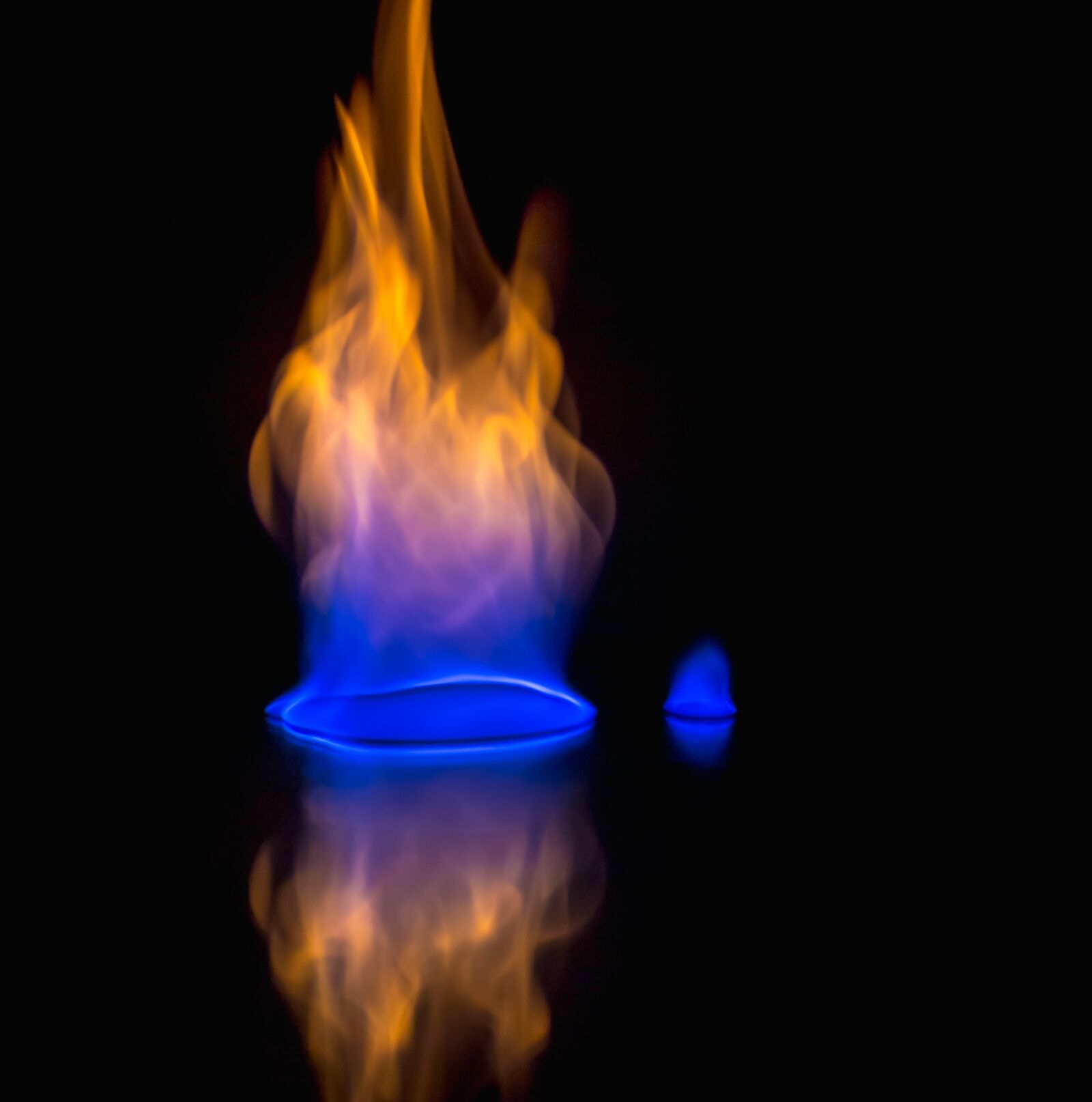 Canon EOS 1100D (EOS Rebel T3 / EOS Kiss X50) sample photo. Flame, hot, heat photography