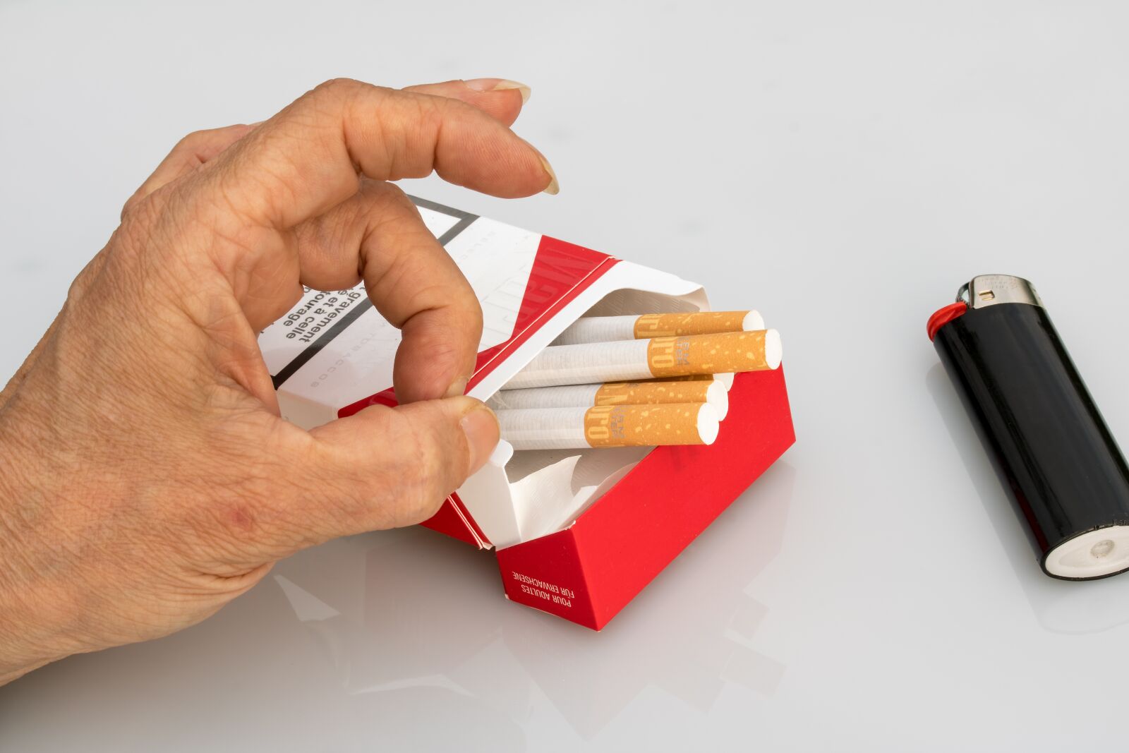 Canon EF-S 60mm F2.8 Macro USM sample photo. Non smoking, cigarettes, cigarette photography