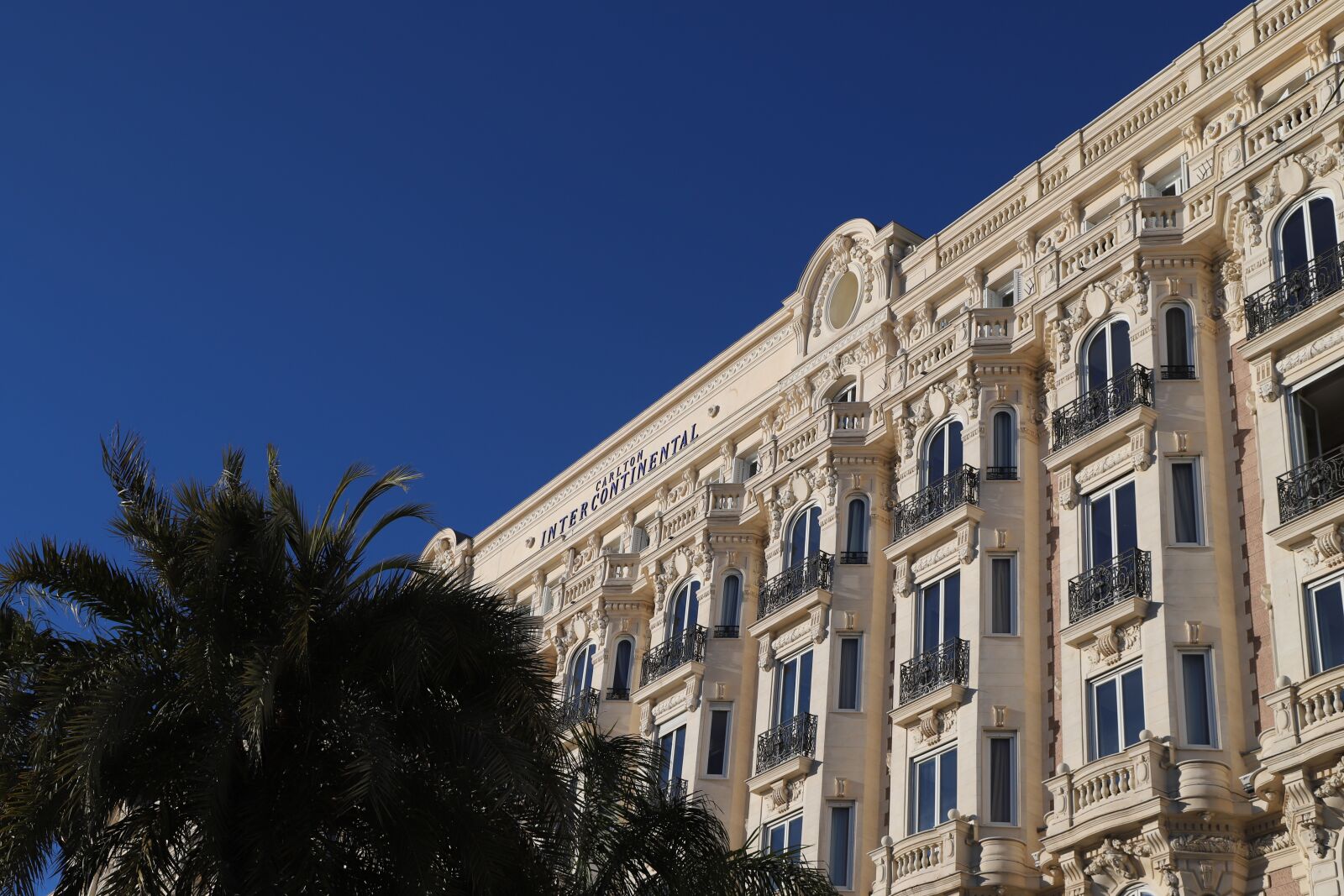 Canon EOS 6D Mark II sample photo. Architecture, city, all photography