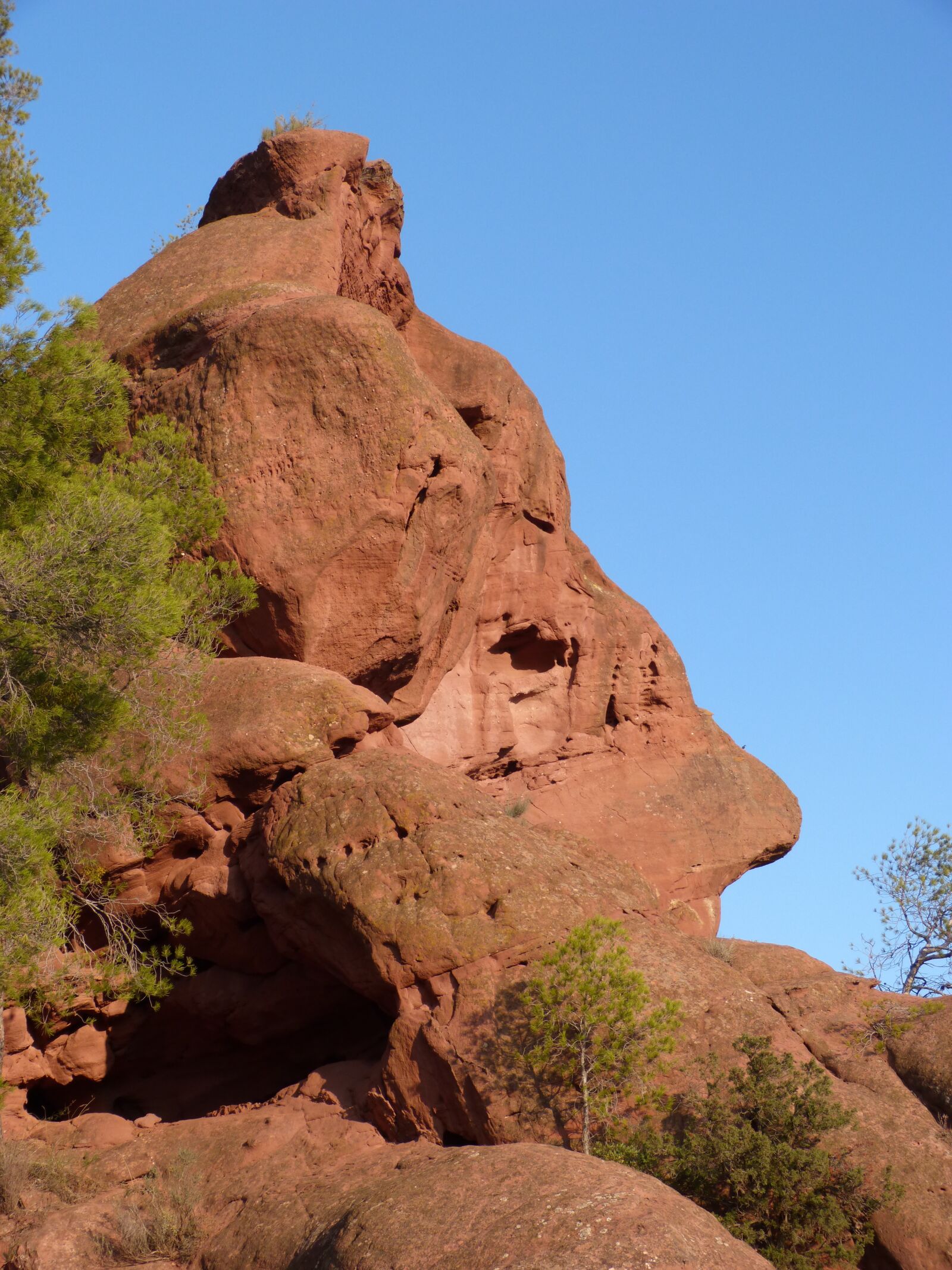 Panasonic DMC-FZ62 sample photo. Rock, red sandstone, sky photography