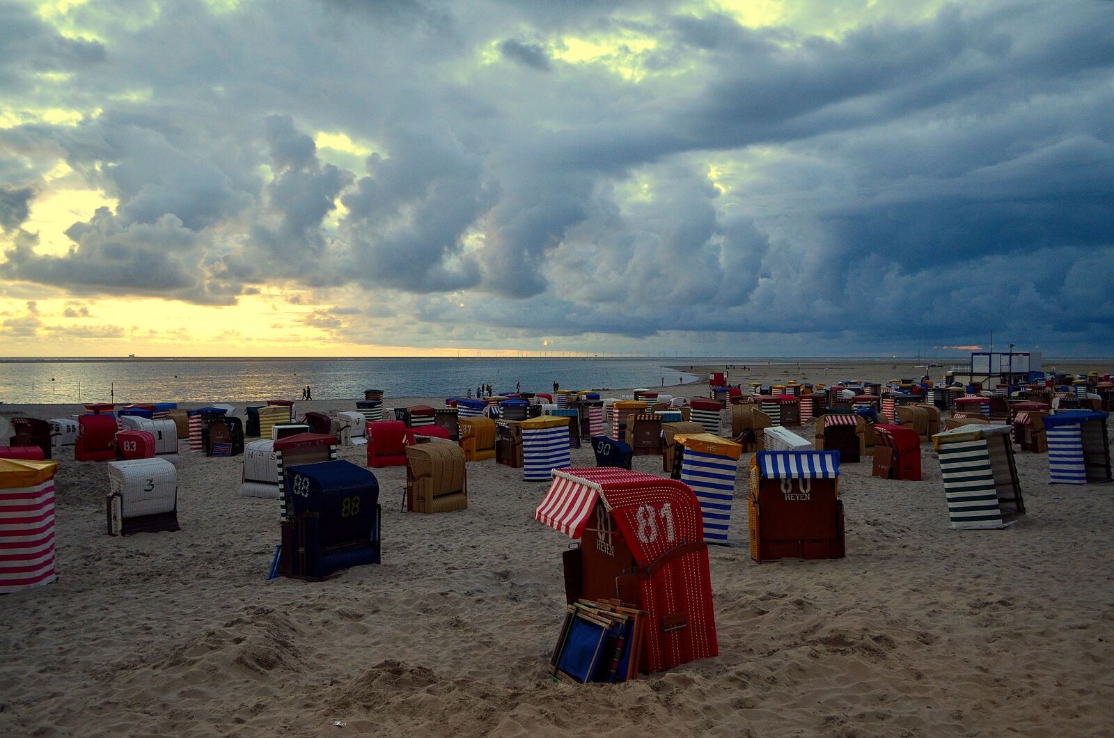 Nikon D5100 sample photo. Main beach, borkum, clubs photography