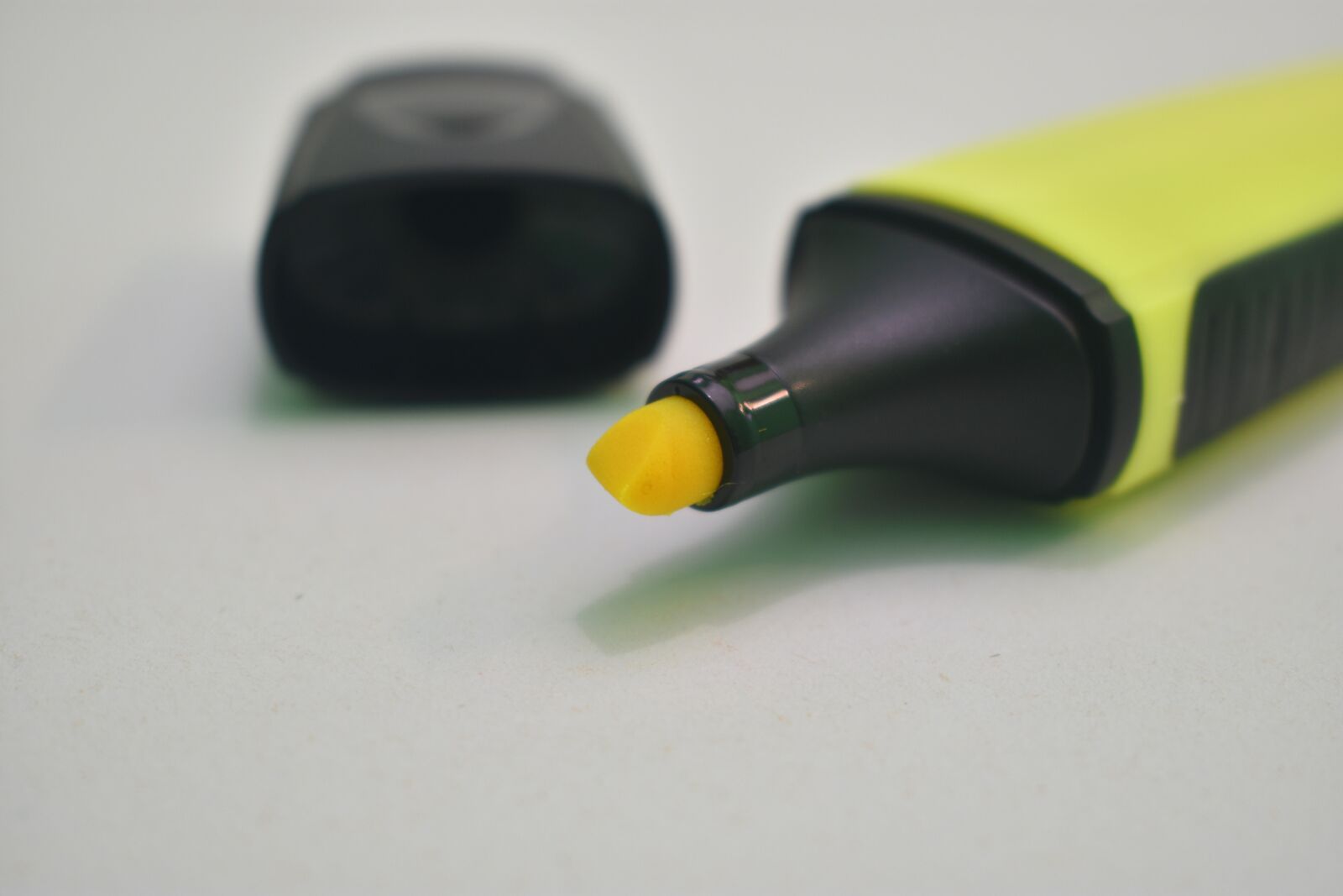 Nikon D3400 sample photo. Highlighter, yellow, marker photography