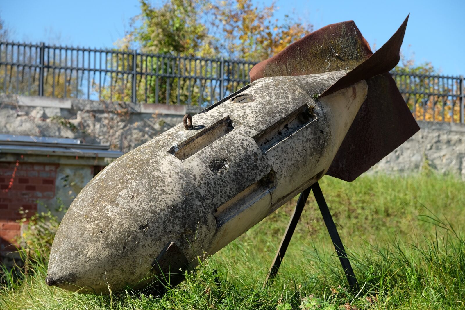 Fujifilm X-T1 sample photo. Flying bomb, grenade, military photography