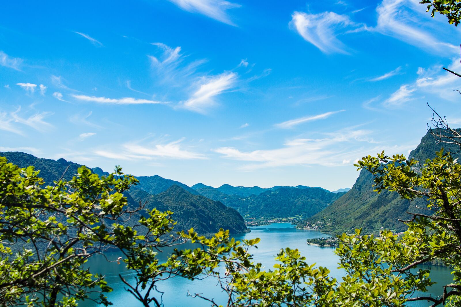 Sony SLT-A58 sample photo. Sky, lake idro, lake photography