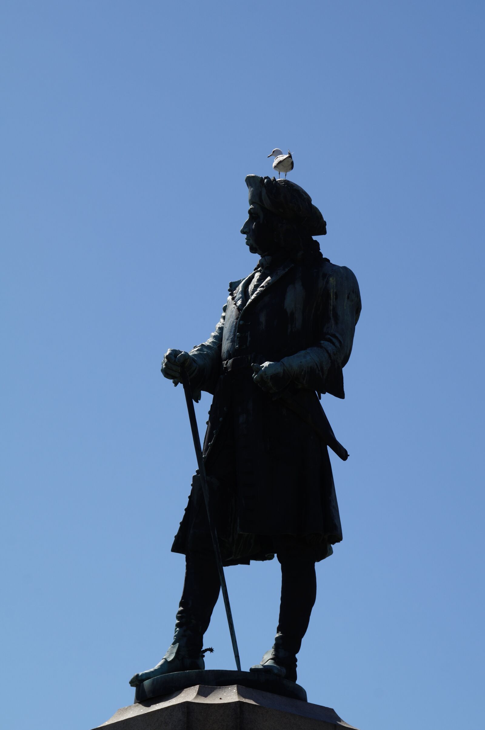 Sony SLT-A58 sample photo. Sculpture, man, seafarer photography
