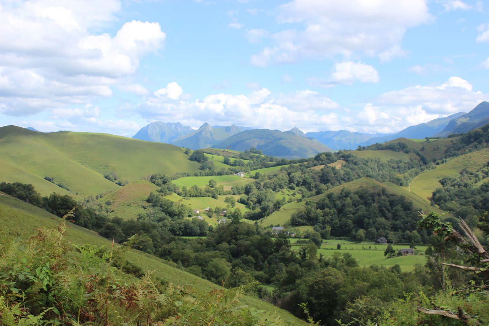 Canon EOS 600D (Rebel EOS T3i / EOS Kiss X5) sample photo. Pyrenee, mountain, lanne in photography