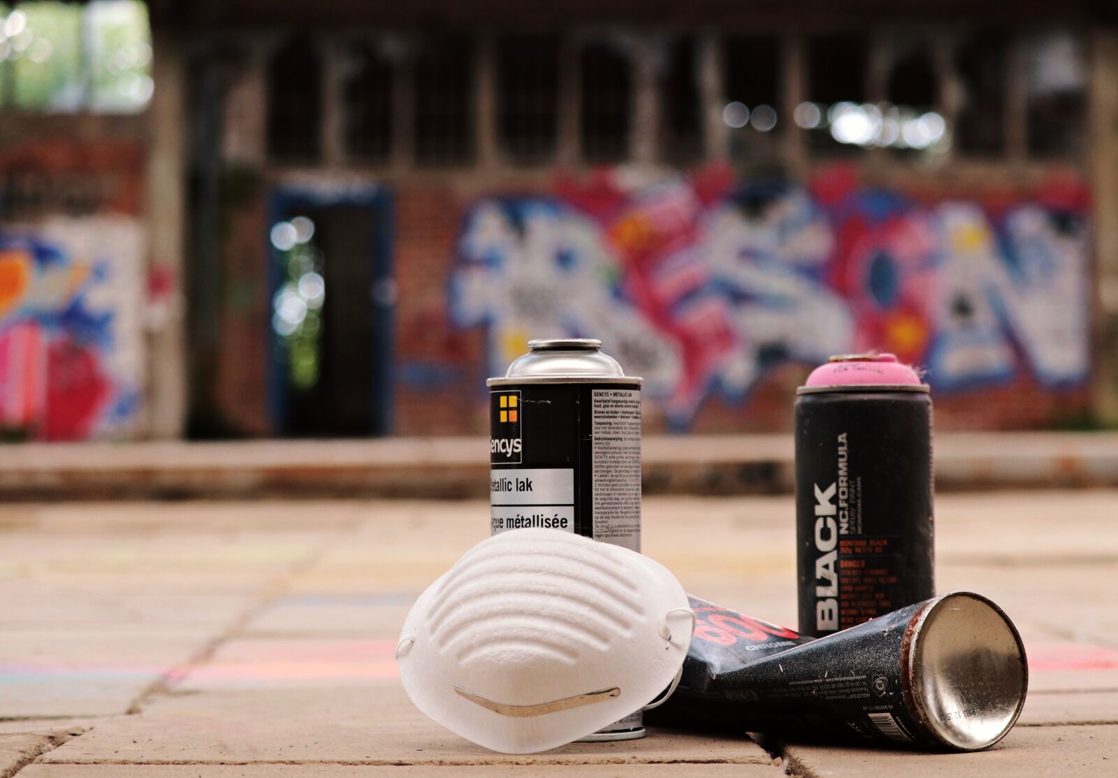 Canon EOS 80D sample photo. Spray cans, graffiti, sprayer photography