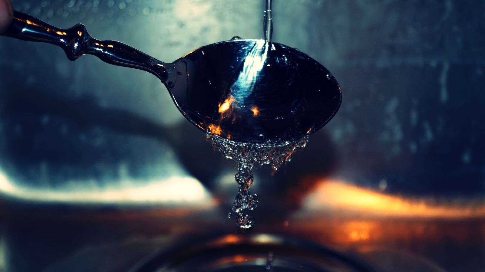 Sony SLT-A58 sample photo. Clear, water, spoon photography