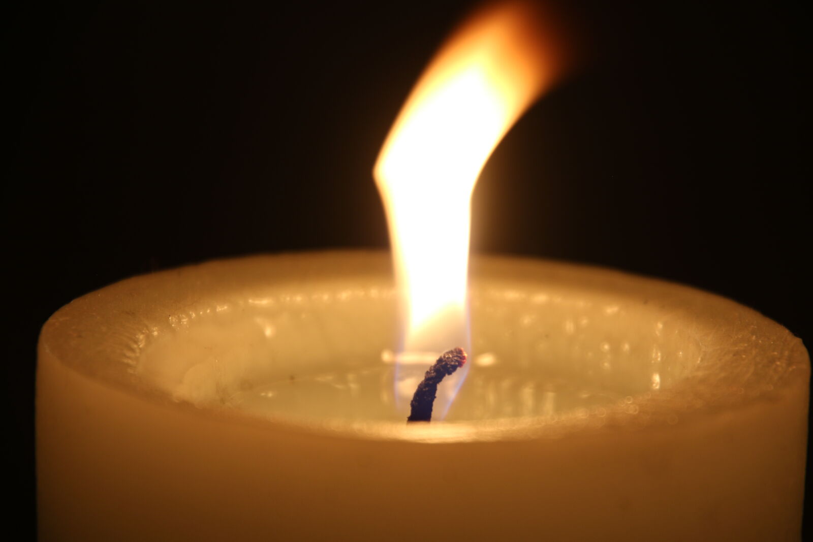 Canon EOS 7D Mark II sample photo. Bright, burn, candle, date photography