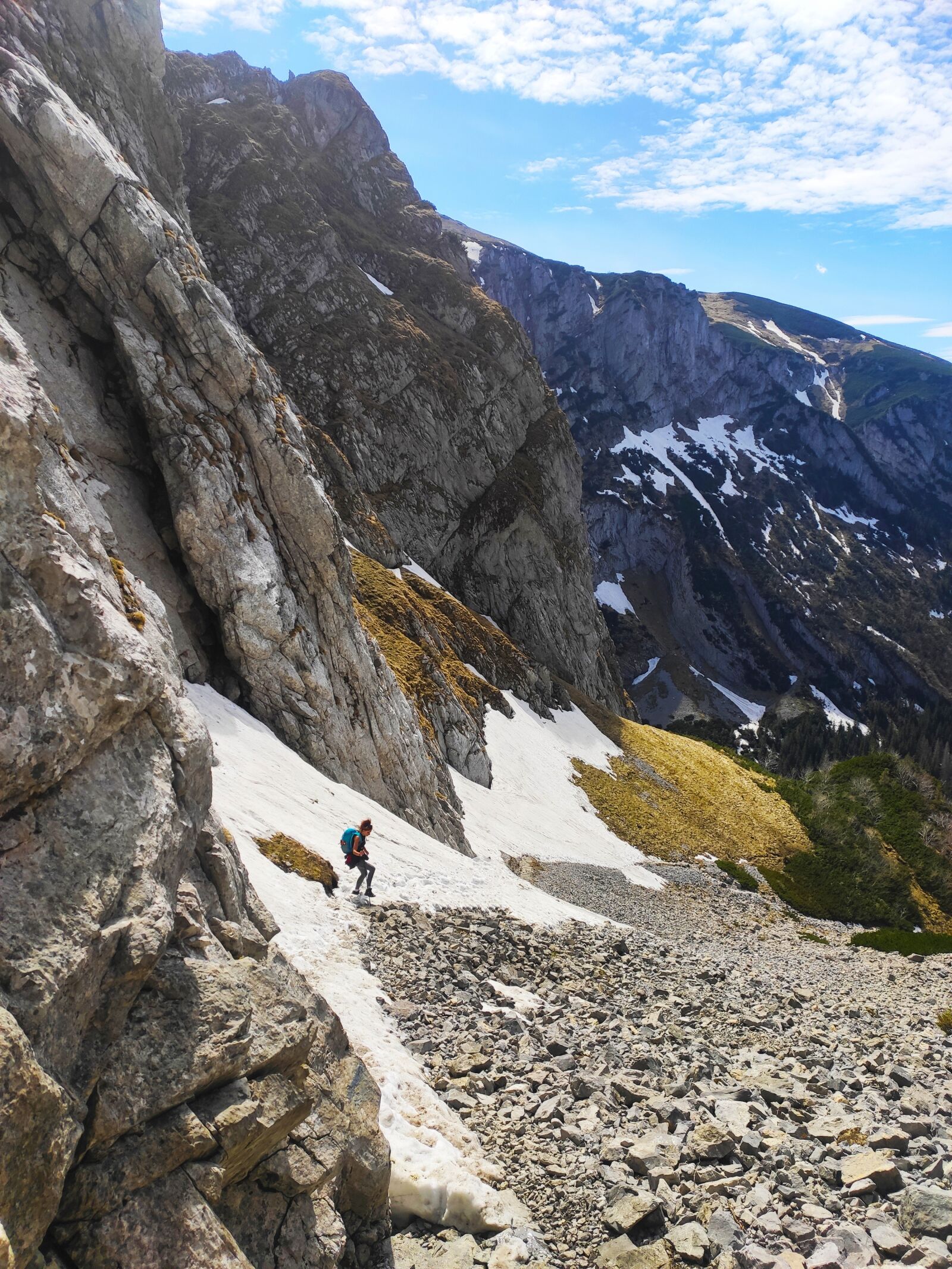 Xiaomi Mi 9 SE sample photo. Tatry, snow, trekking photography