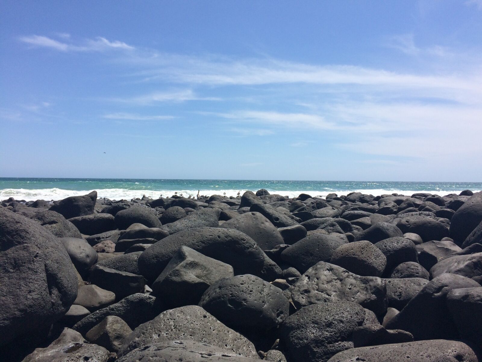 iPhone 5s back camera 4.15mm f/2.2 sample photo. Black rocky beach, beach photography
