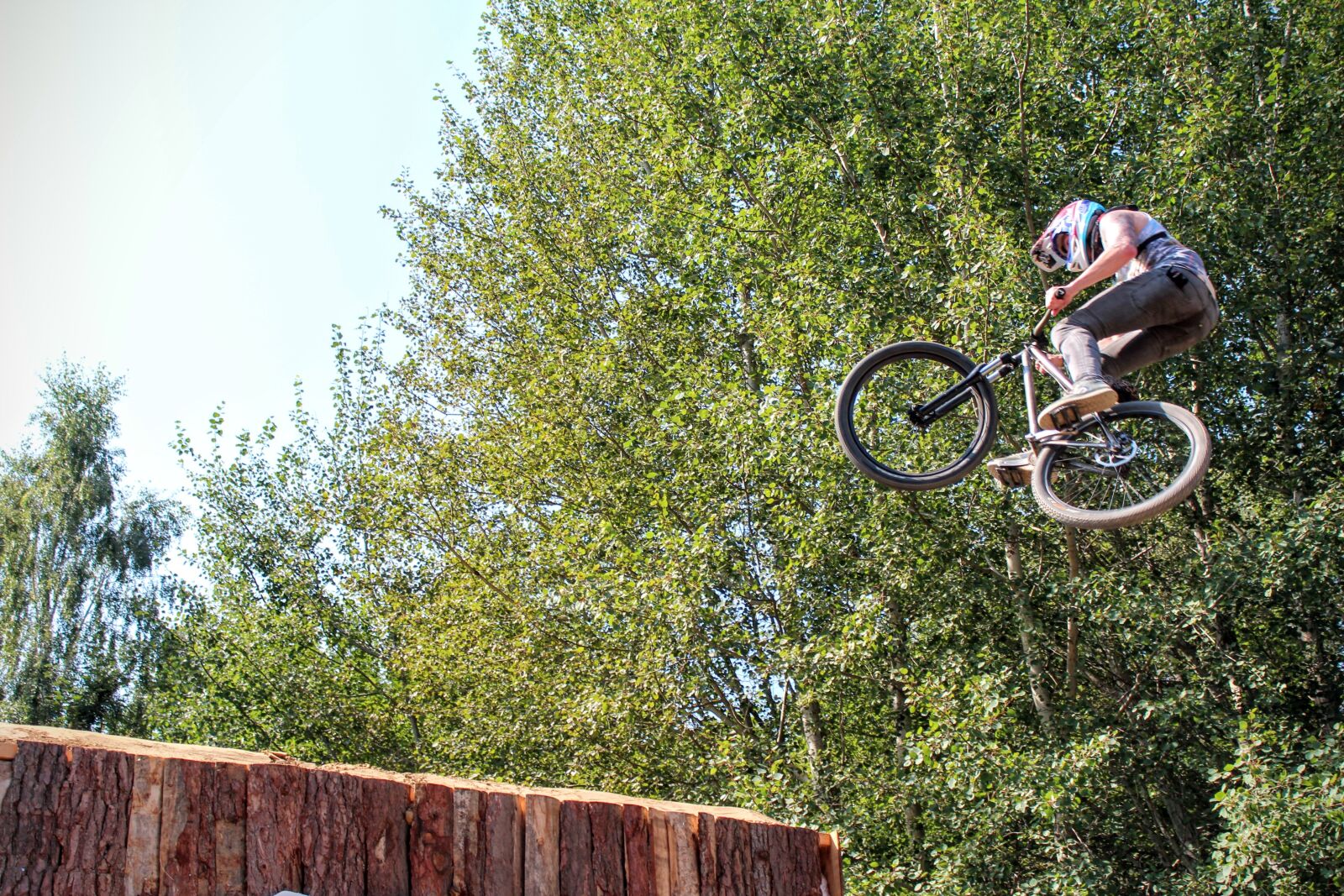 Canon EOS 600D (Rebel EOS T3i / EOS Kiss X5) sample photo. Bmx, flying, jump photography