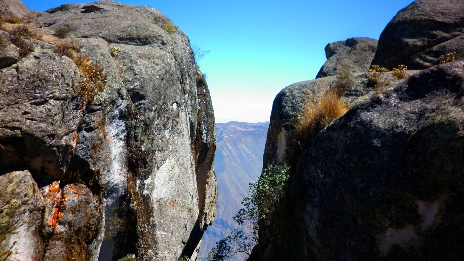 Panasonic DMC-F3 sample photo. Mountain, adventure, travel photography