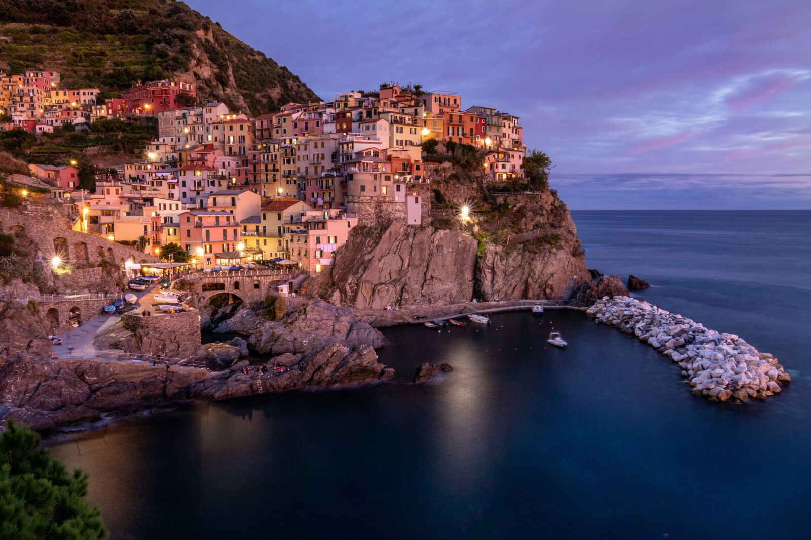 Tokina AT-X Pro 11-16mm F2.8 DX II sample photo. Manarola, italy, sunset photography