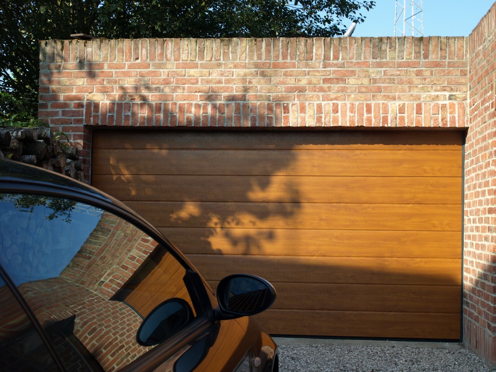 Olympus E-410 (EVOLT E-410) sample photo. Garage door, golden oak photography