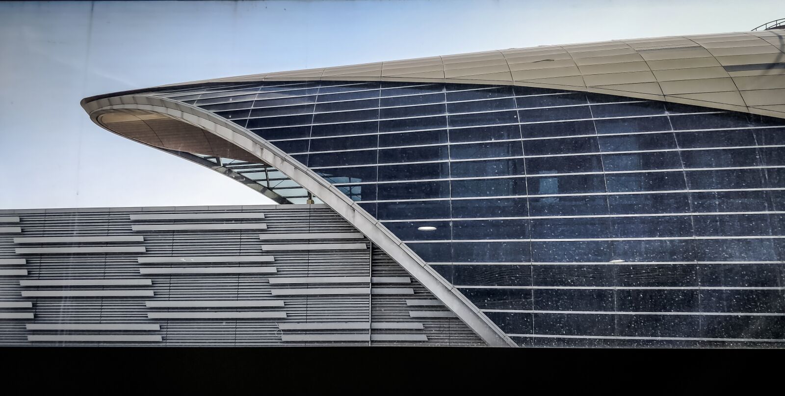 OnePlus 5 sample photo. Dubai, metro, city photography