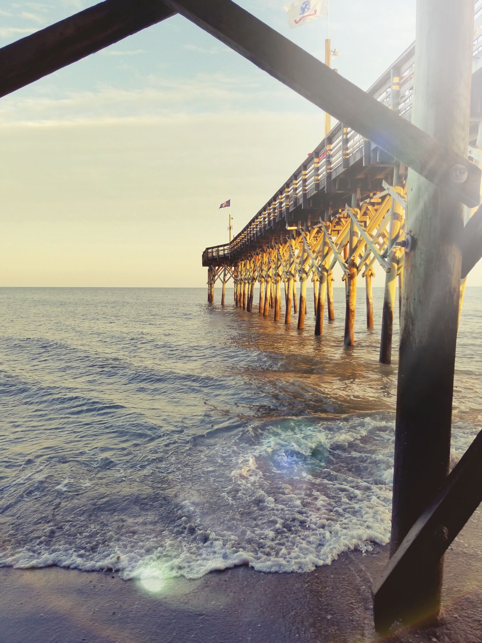 Samsung Galaxy S8 sample photo. Pier, beach, sun photography