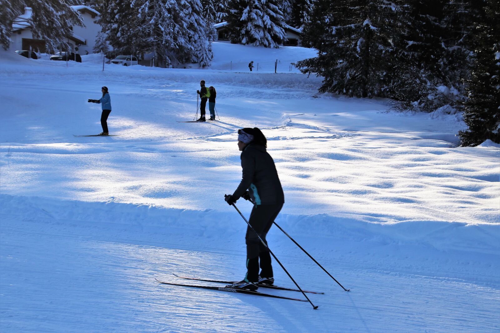 Canon EOS 80D sample photo. Skiers, winter sports, snow photography