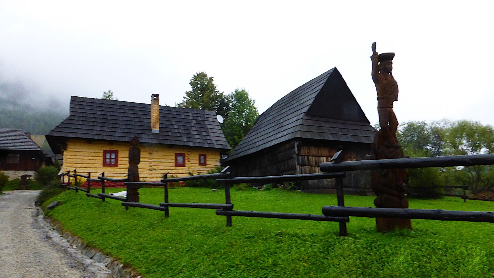 Panasonic Lumix DMC-ZS25 (Lumix DMC-TZ35) sample photo. Architecture, village, slovakia photography