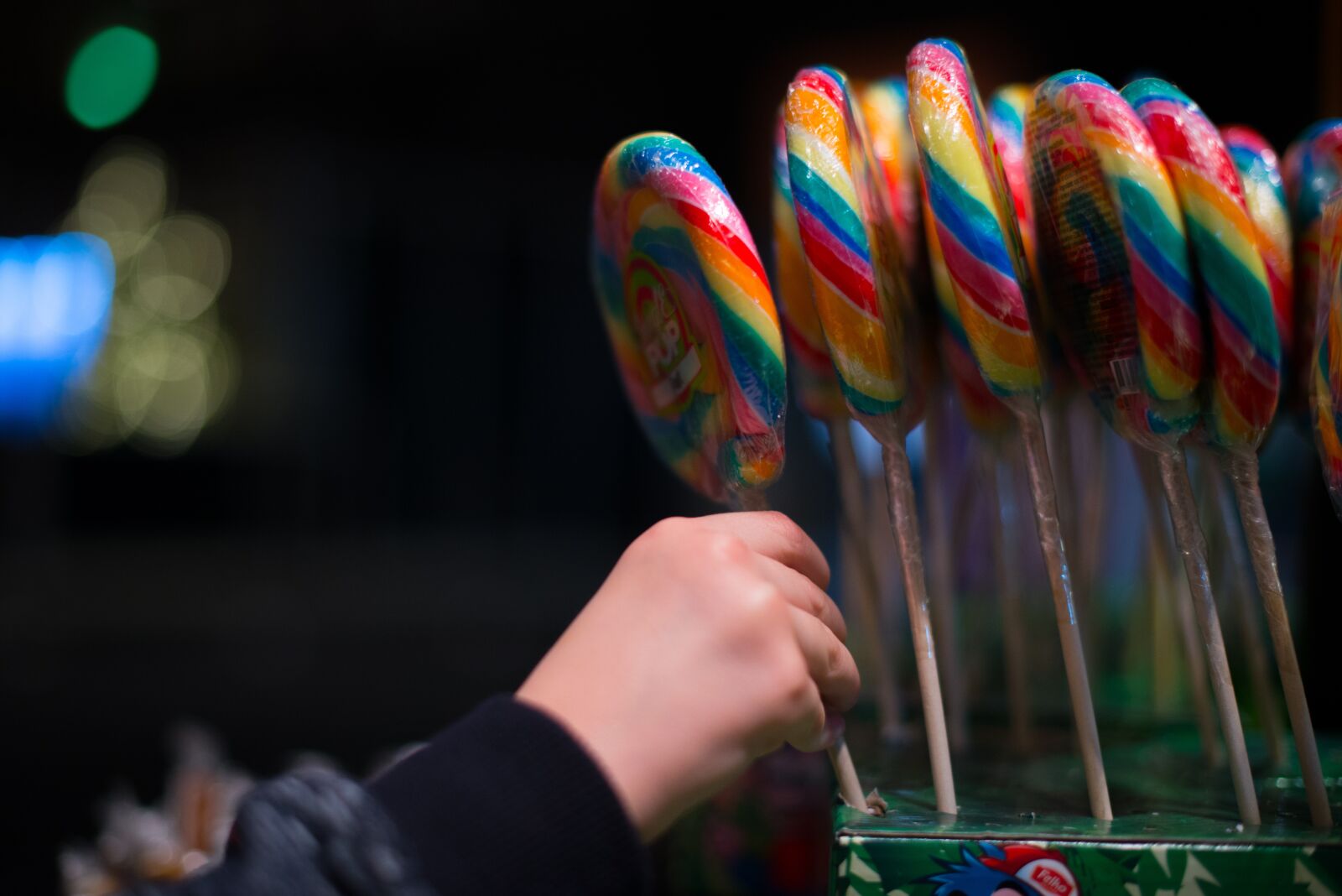 Nikon D610 sample photo. Candy, child, get photography