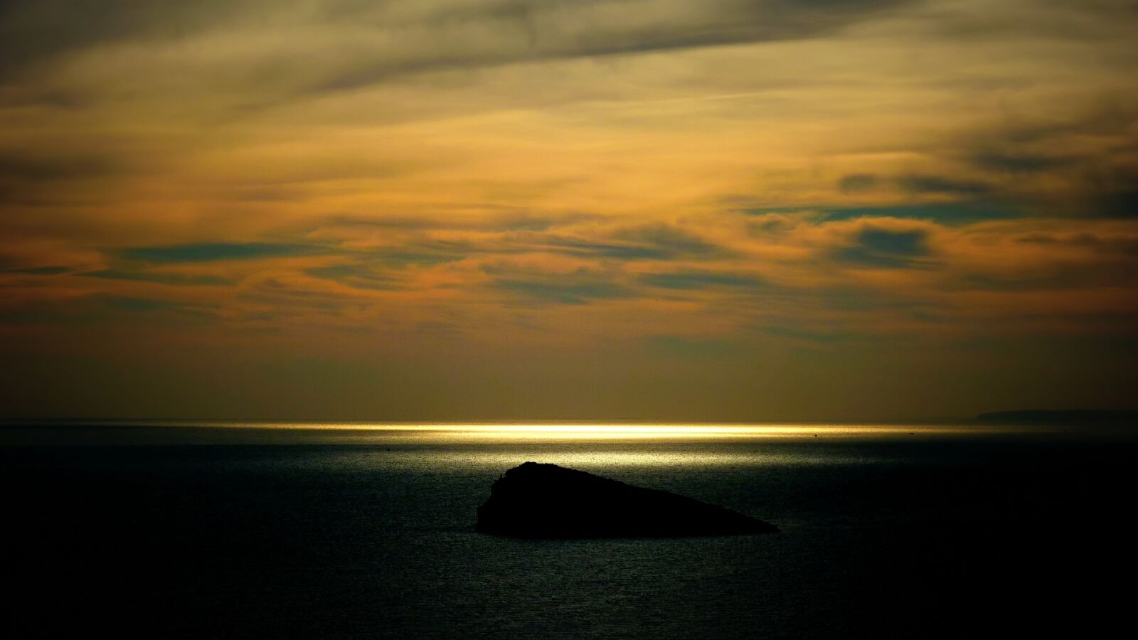 Panasonic DMC-TZ7 sample photo. L'illa de benidorm, benidorm photography