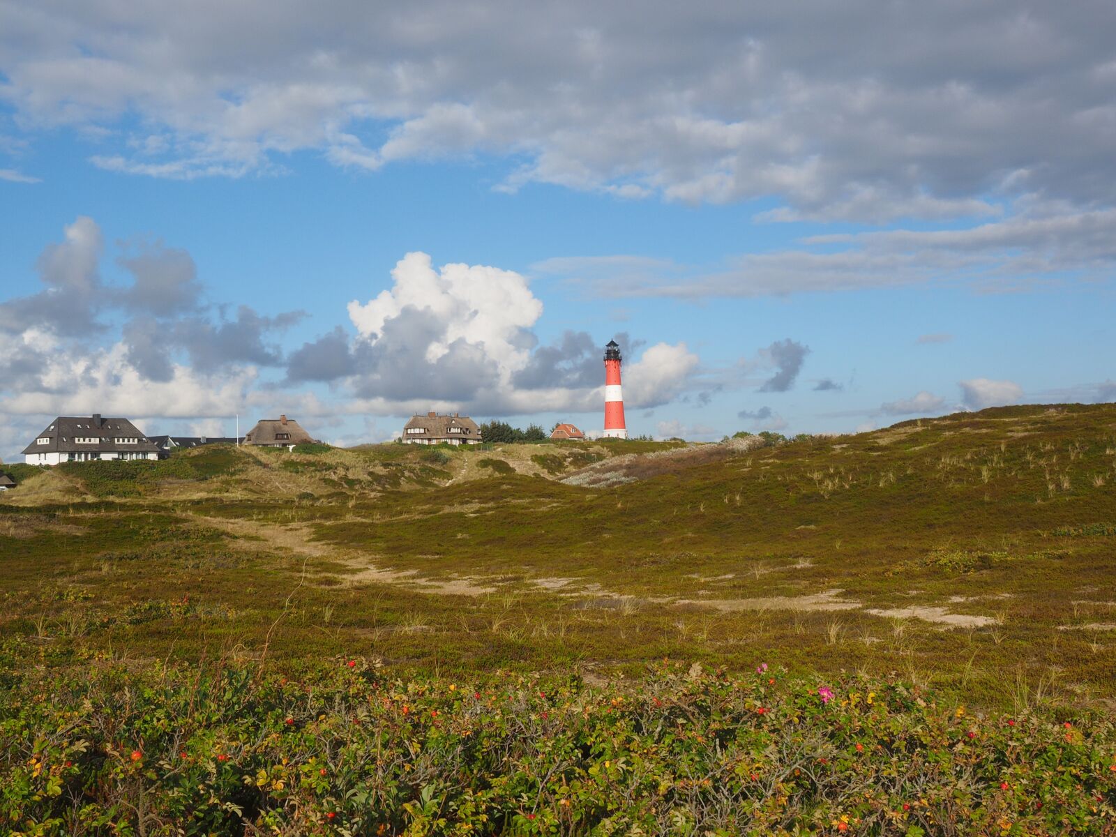 Olympus OM-D E-M1 + Olympus M.Zuiko Digital ED 12-40mm F2.8 Pro sample photo. Hörnum, lighthouse, beach photography