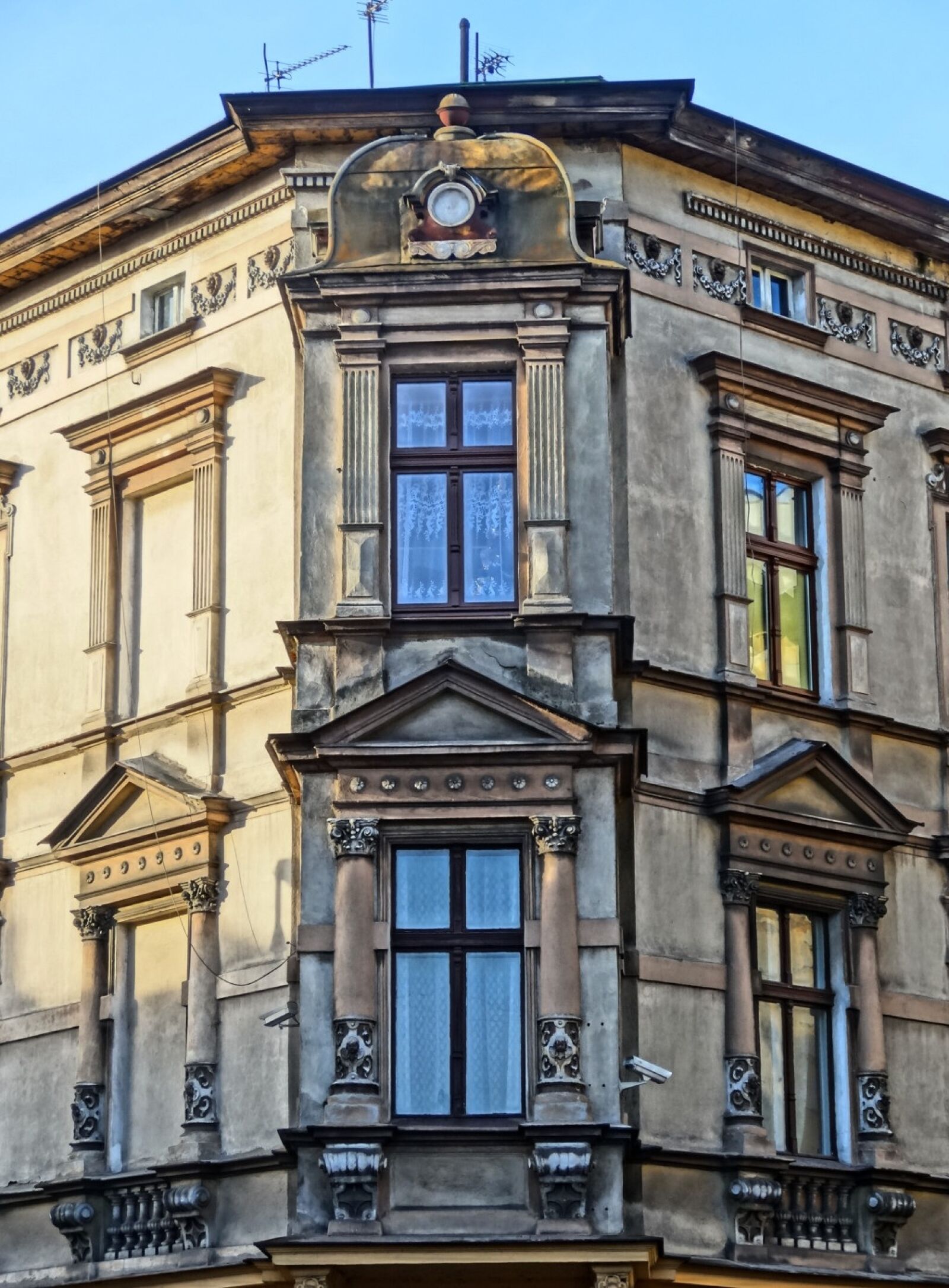 Sony Cyber-shot DSC-HX20V sample photo. Sienkiewicza, bydgoszcz, windows photography
