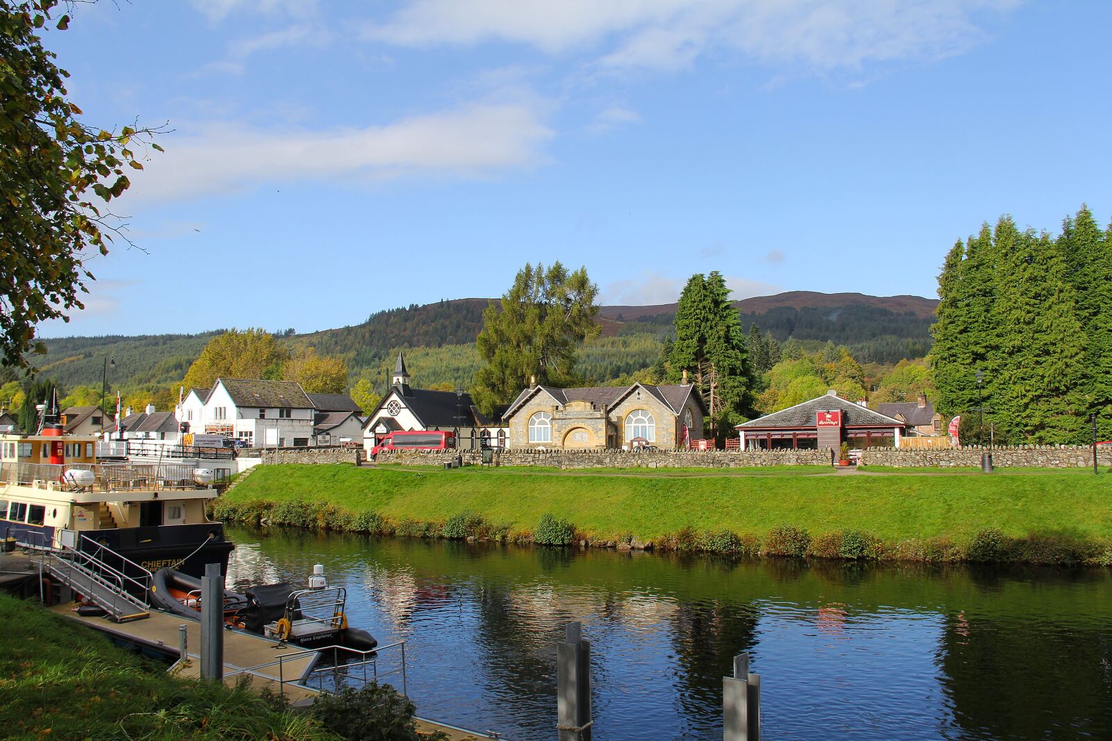 Canon EF-S 18-200mm F3.5-5.6 IS sample photo. Scottish house, house, lake photography