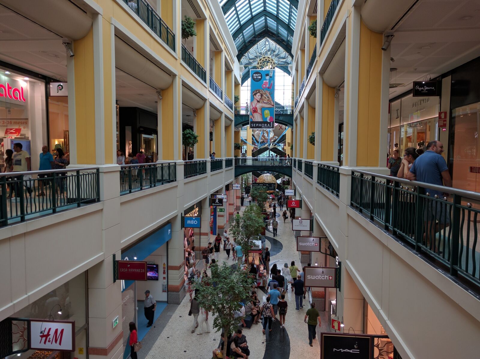 LG Nexus 5X sample photo. Mall, colombo, lisbon photography