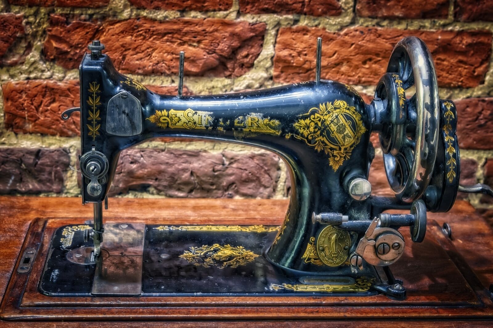 Nikon D3300 sample photo. Sewing machine, singer, old photography