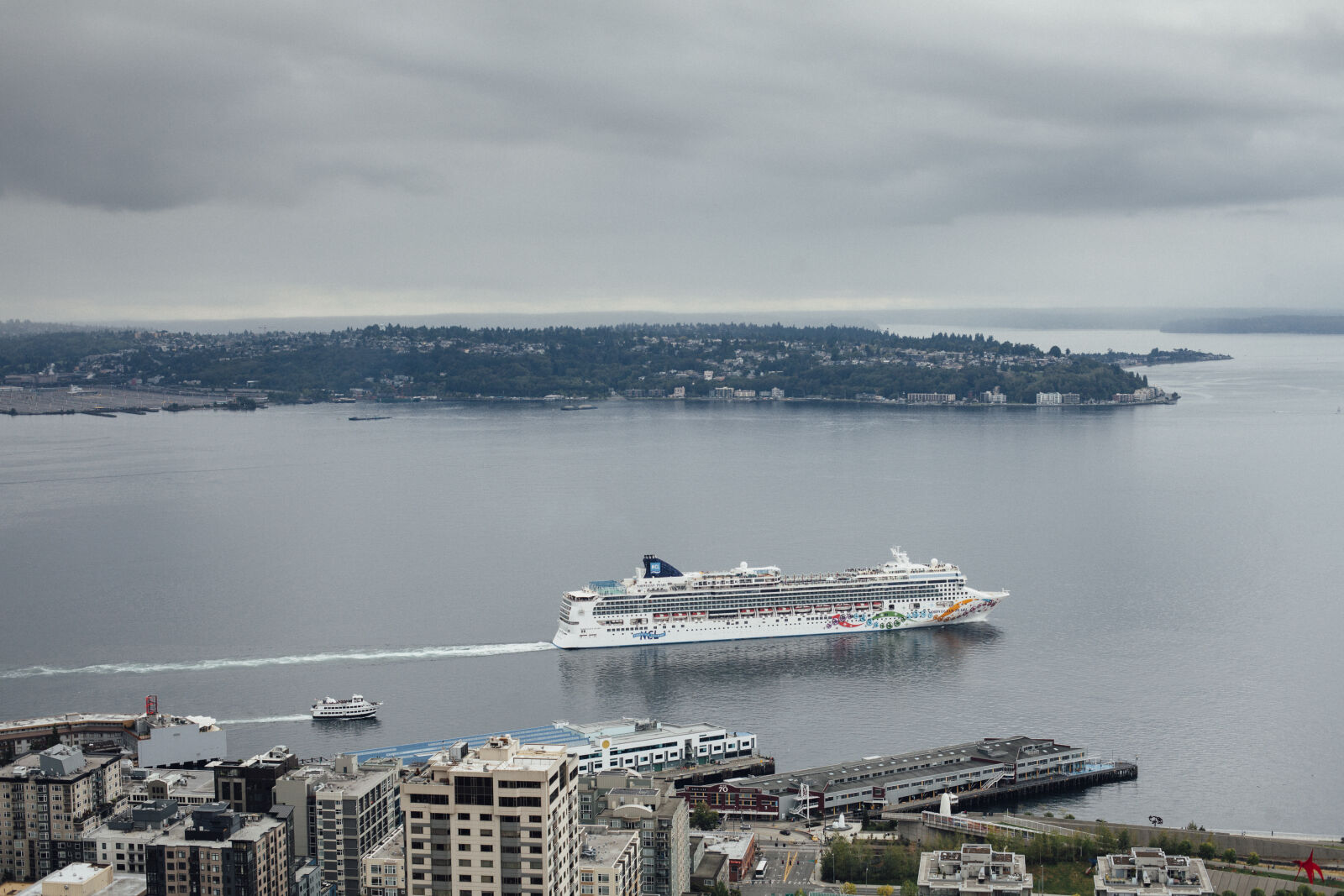Canon EOS 5D Mark II sample photo. Boat, lake, seattle, ship photography
